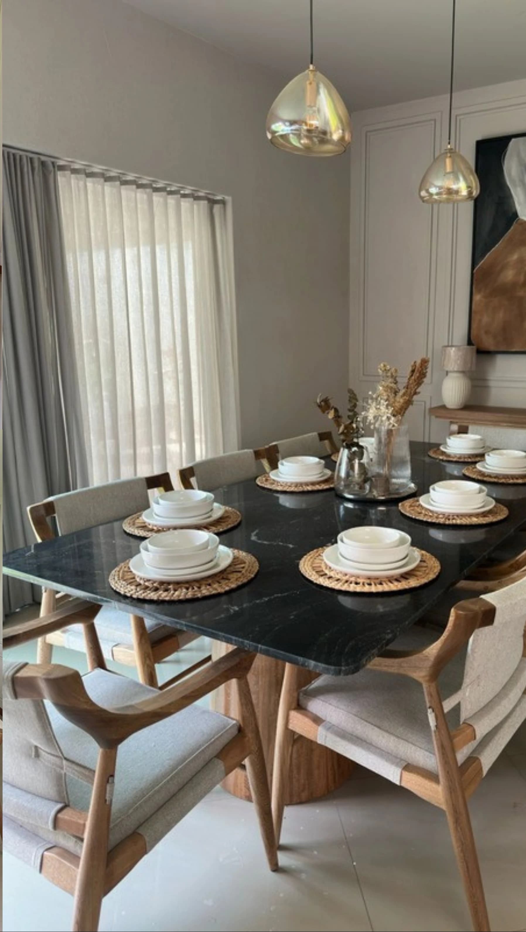 Mesa Deep Black rectangular instalada